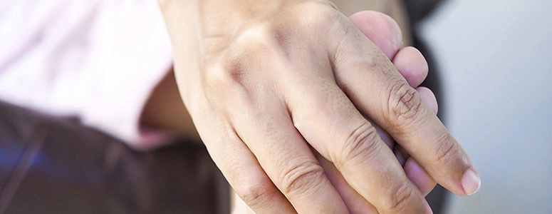 Formigamento nos pés quando corre? Pode ser Neuroma de Morton